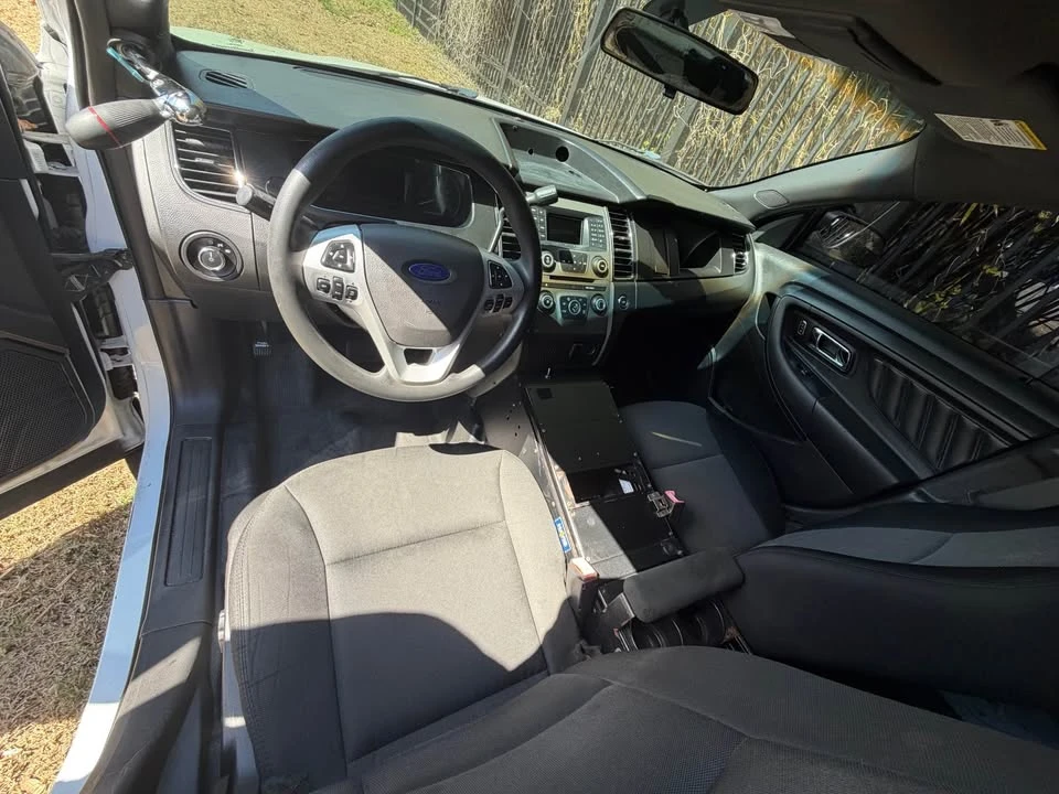 2014 Ford Taurus 6th Gen - Image 6 of 10