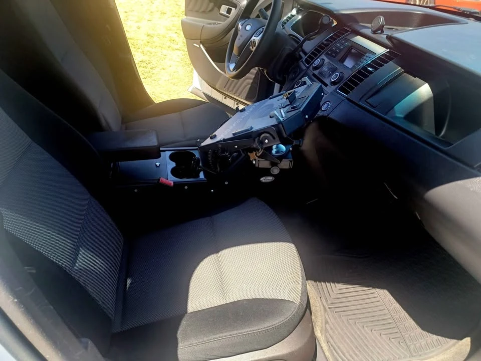2014 Ford Taurus 6th Gen - Image 15 of 20