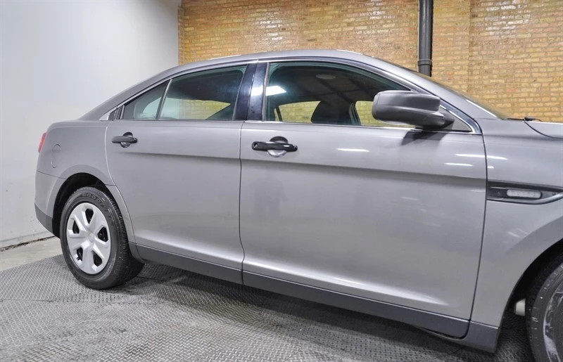 2014 Ford Taurus 5th Gen - Image 9 of 12