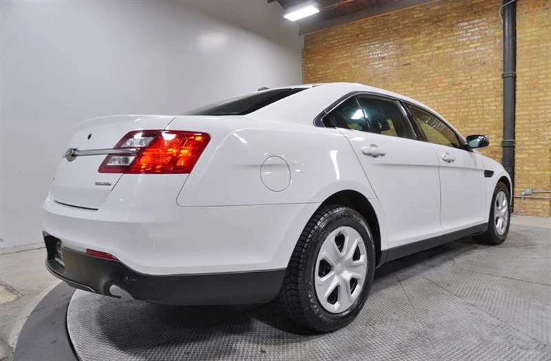 2014 Ford Taurus 5th Gen - Image 10 of 12