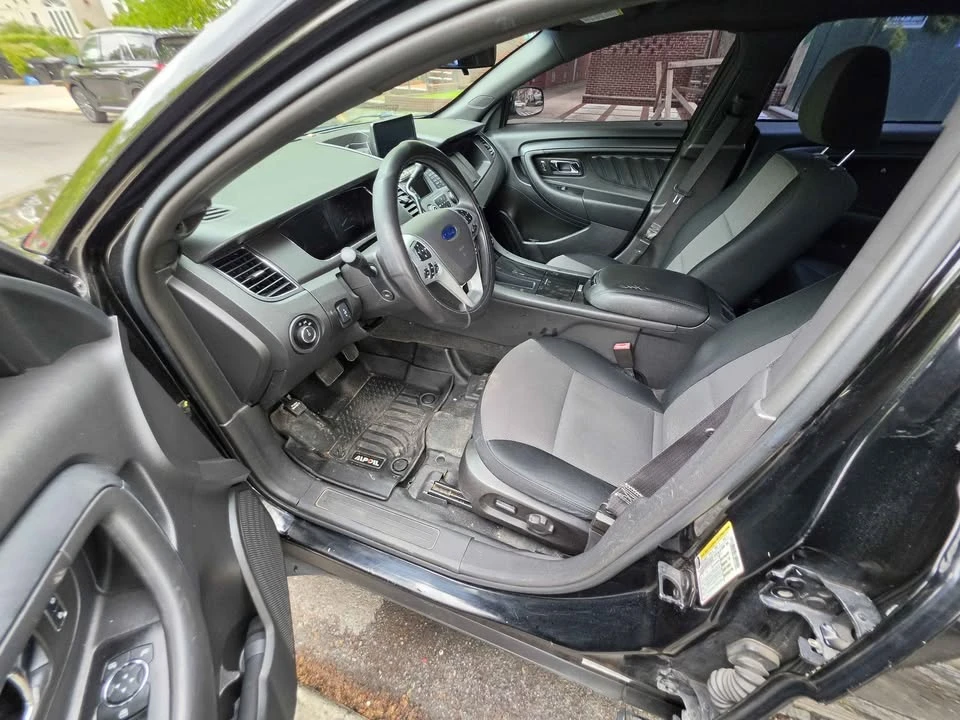 2014 Ford Taurus 6th Gen - Image 9 of 16