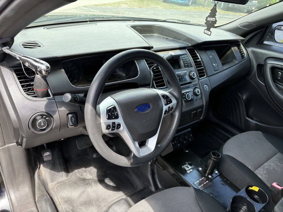 2014 Ford Taurus 5th Gen - Image 9 of 16