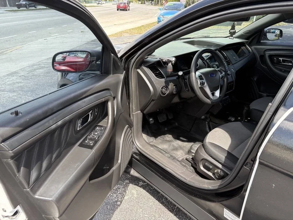 2014 Ford Taurus 5th Gen - Image 11 of 16