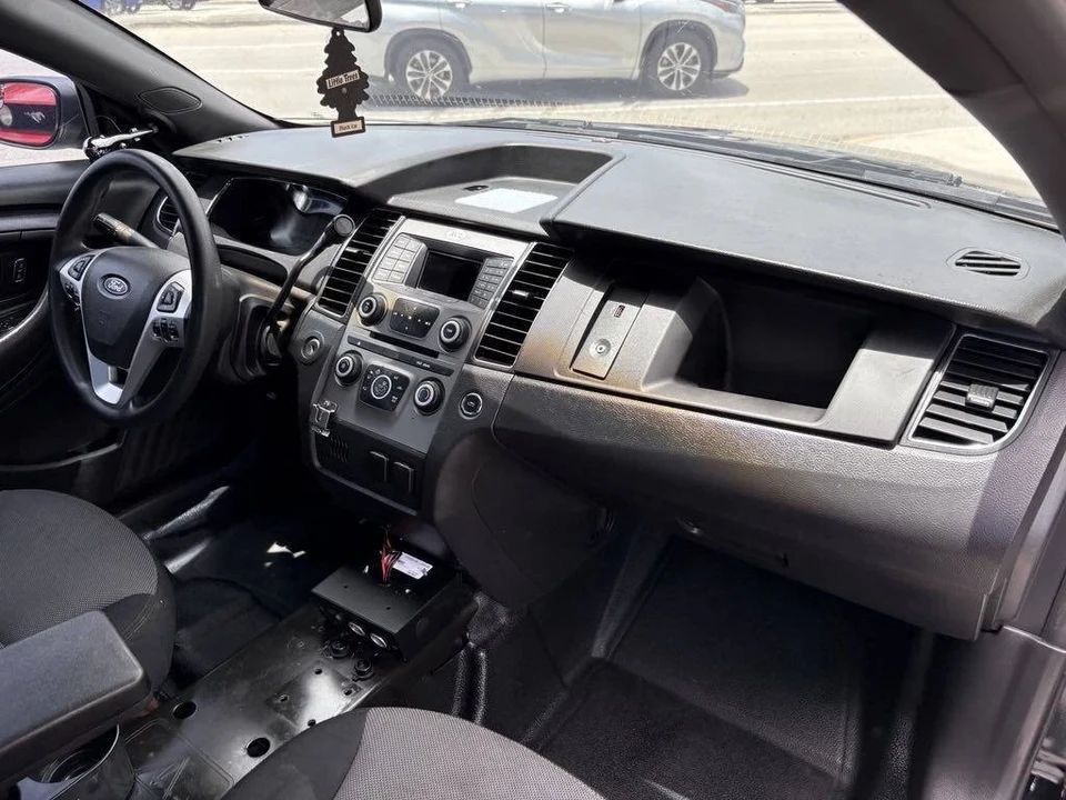 2014 Ford Taurus 5th Gen - Image 15 of 17