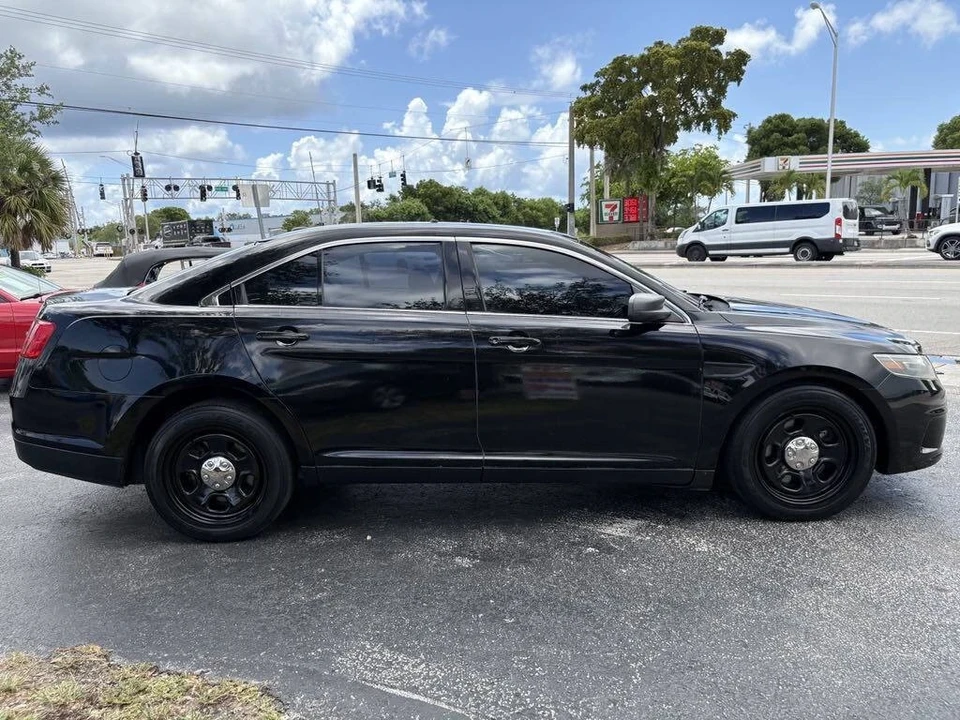 2014 Ford Taurus 5th Gen - Image 6 of 17