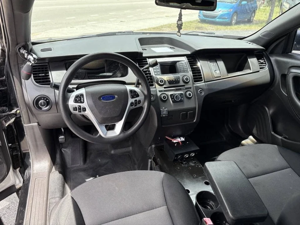 2014 Ford Taurus 5th Gen - Image 10 of 17