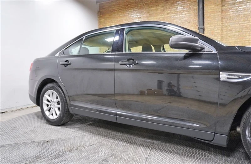 2014 Ford Taurus 5th Gen - Image 9 of 12