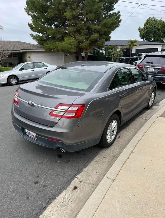 2014 Ford Taurus 6th Gen - Image 8 of 9