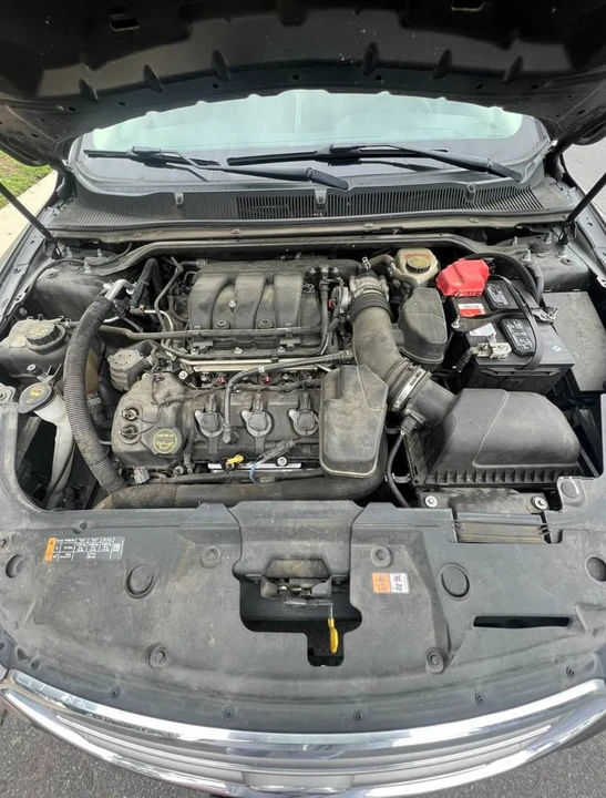 2014 Ford Taurus 6th Gen - Image 5 of 9