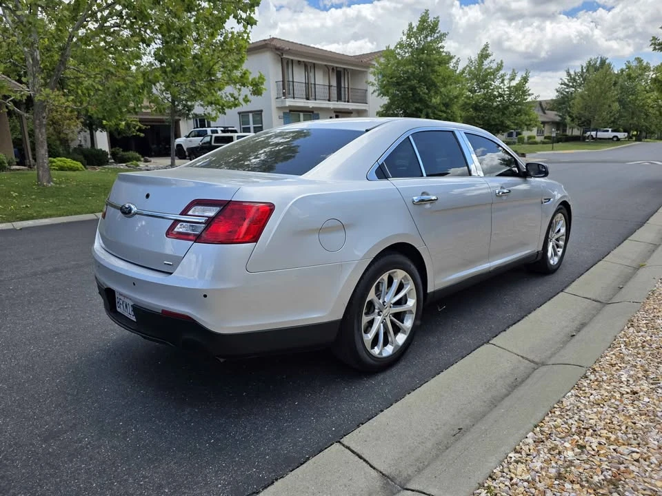 2014 Ford Taurus 6th Gen - Image 4 of 11