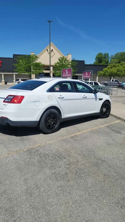 2014 Ford Taurus 6th Gen - Image 3 of 4