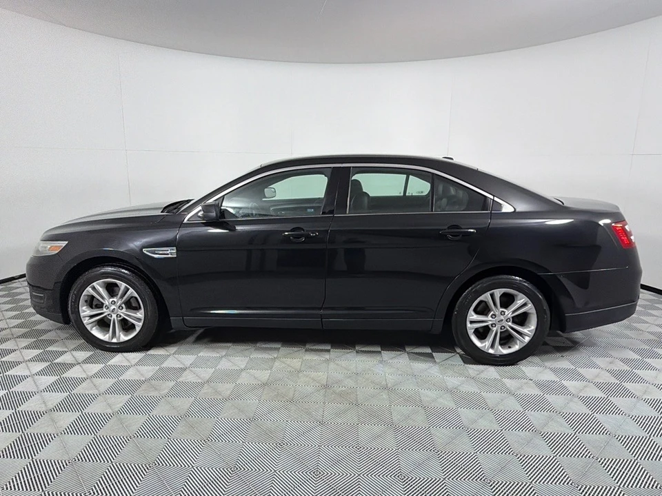 2014 Ford Taurus 6th Gen - Image 7 of 24