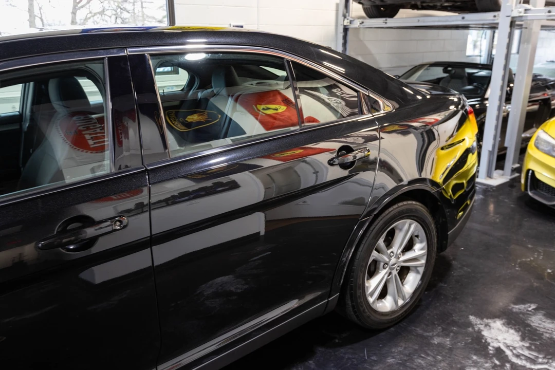 2014 Ford Taurus 6th Gen - Image 6 of 31