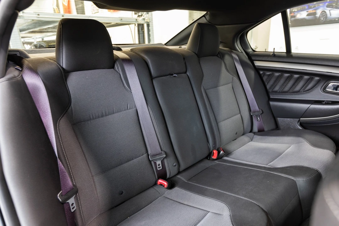 2014 Ford Taurus 6th Gen - Image 30 of 31