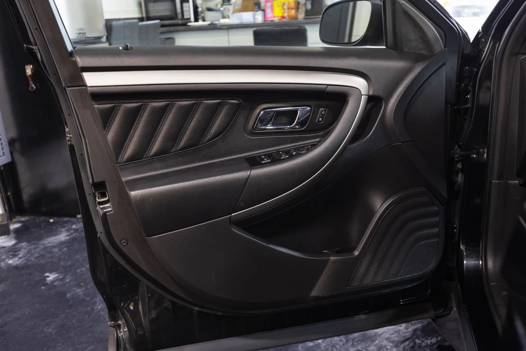2014 Ford Taurus 6th Gen - Image 21 of 31