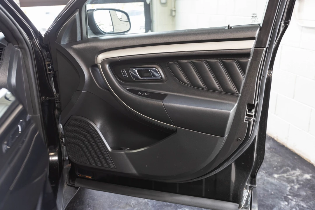 2014 Ford Taurus 6th Gen - Image 29 of 31