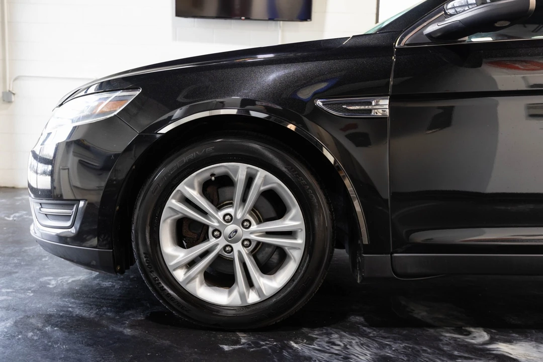 2014 Ford Taurus 6th Gen - Image 4 of 31