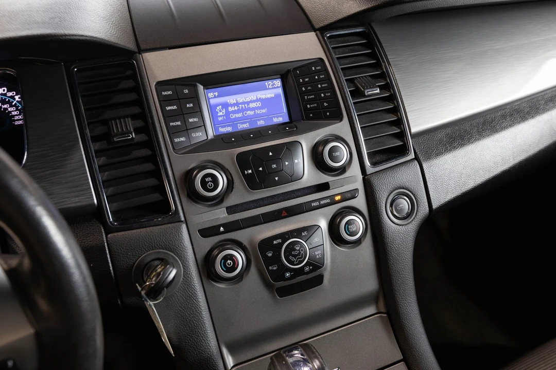 2014 Ford Taurus 6th Gen - Image 23 of 31