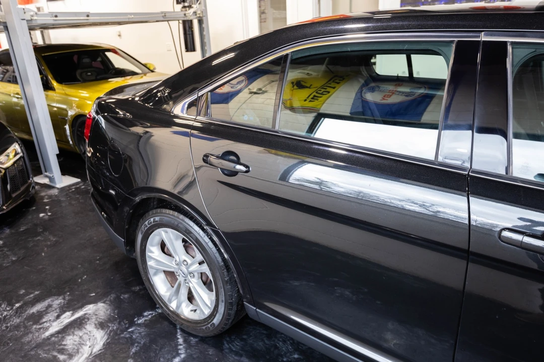 2014 Ford Taurus 6th Gen - Image 11 of 31