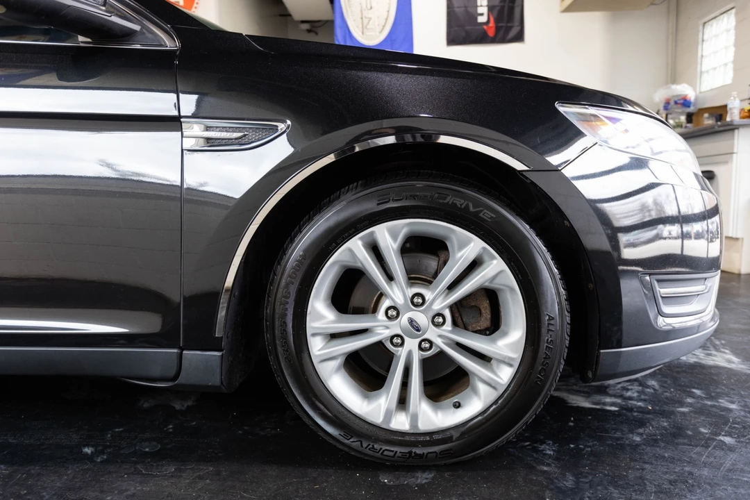 2014 Ford Taurus 6th Gen - Image 14 of 31