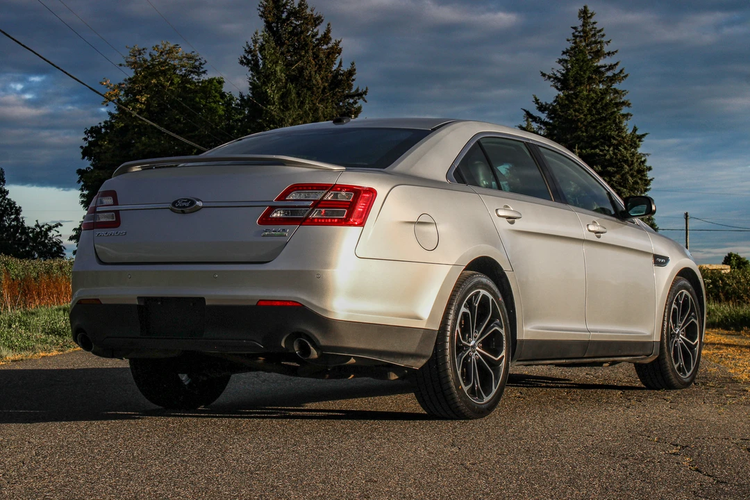 2014 Ford Taurus SHO 6th Gen - Image 26 of 31
