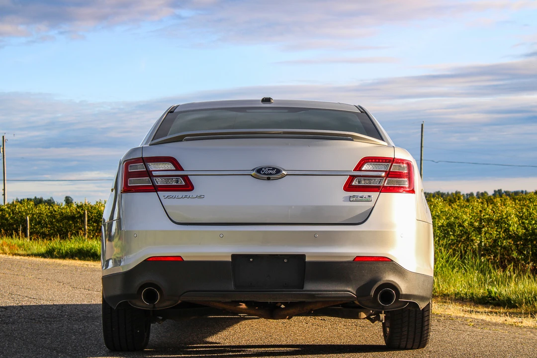 2014 Ford Taurus SHO 6th Gen - Image 28 of 31