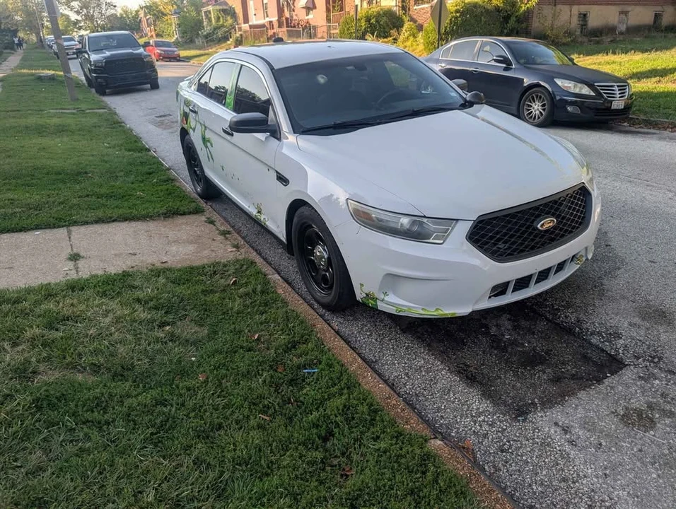 2014 Ford Taurus 6th Gen - Image 15 of 20