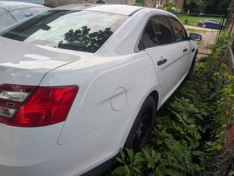 2014 Ford Taurus 6th Gen - Image 2 of 20
