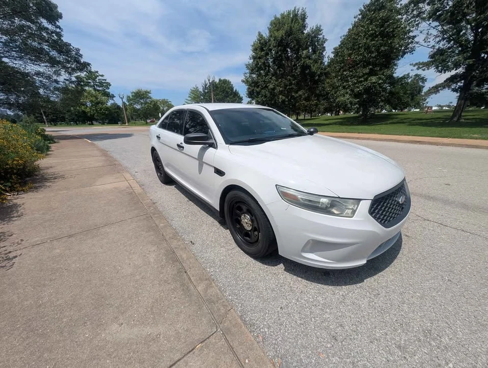 2014 Ford Taurus 6th Gen - Image 9 of 20
