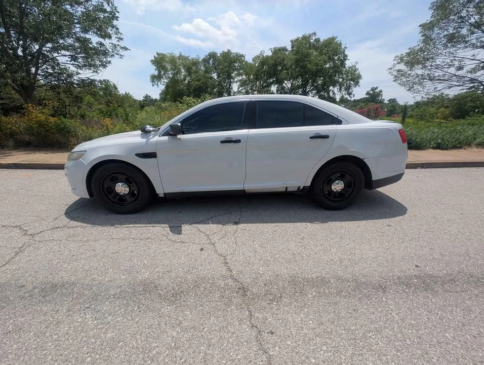 2014 Ford Taurus 6th Gen - Image 8 of 20