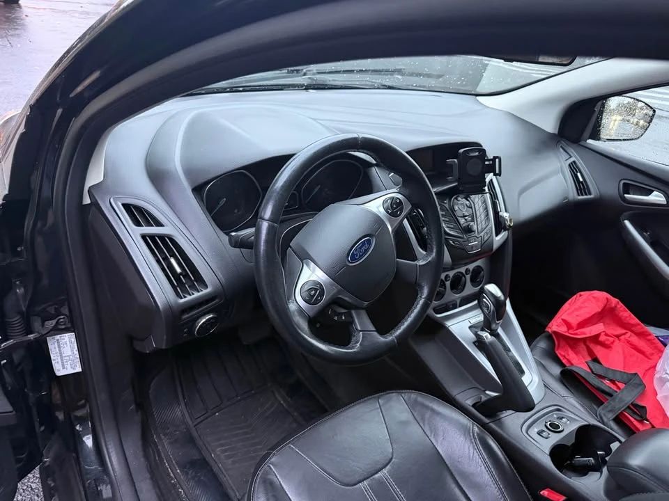 2014 Ford Aerostar - Image 2 of 9