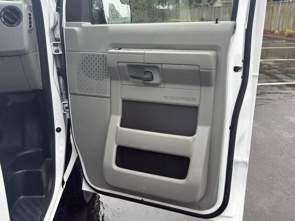 2014 Ford Econoline Van - Image 19 of 19