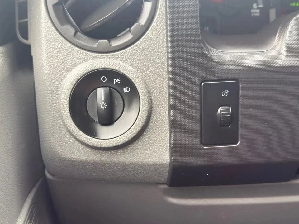 2014 Ford Econoline Van - Image 13 of 19