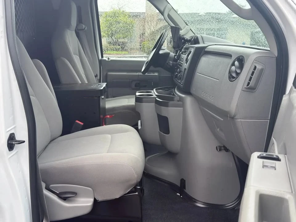 2014 Ford Econoline Van - Image 17 of 19