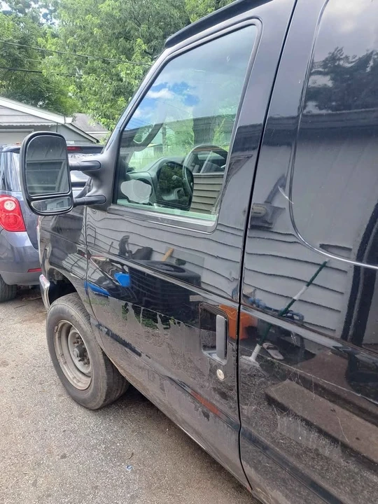 2014 Ford Econoline Van - Image 3 of 9