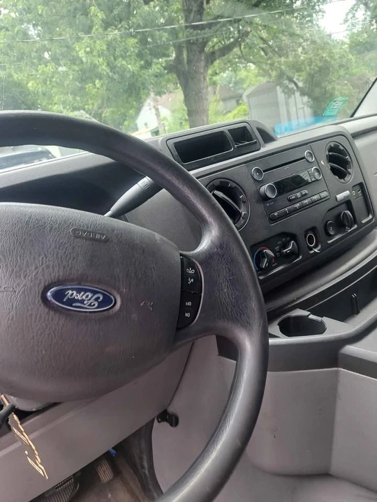 2014 Ford Econoline Van - Image 9 of 9