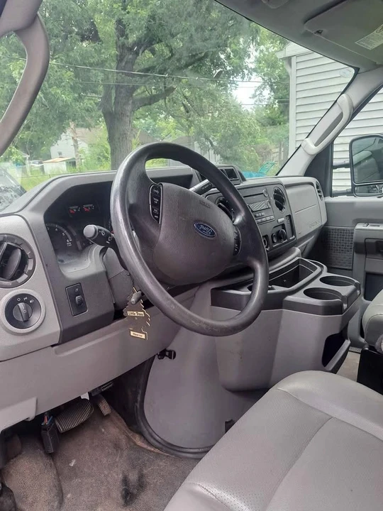 2014 Ford Econoline Van - Image 7 of 9