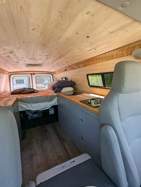 2014 Ford Econoline Van - Image 15 of 20