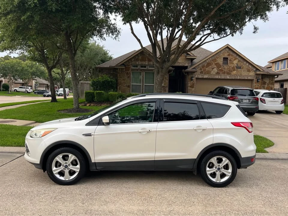 2014 Ford Escape - Image 2 of 20