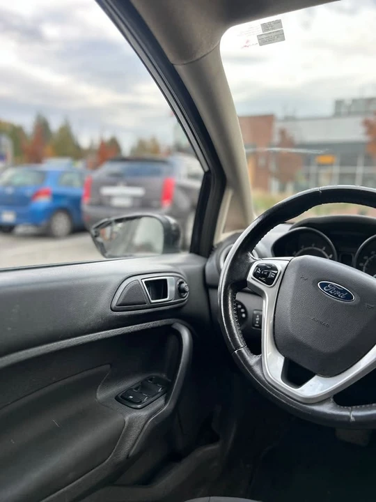 2014 Ford Fiesta - Image 11 of 18