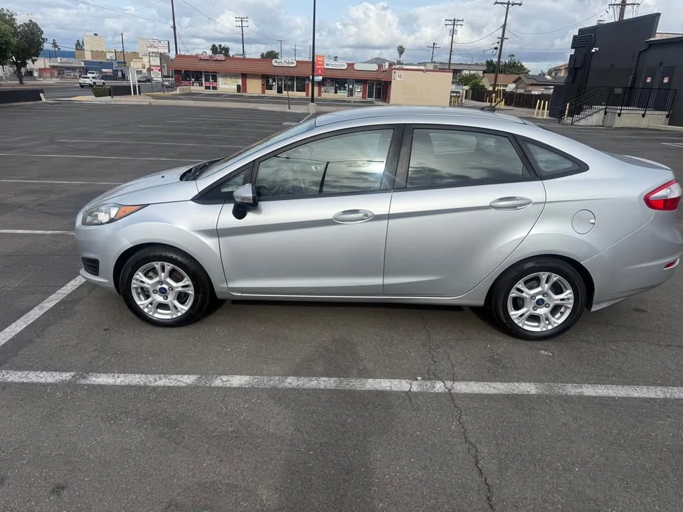 2014 Ford Fiesta - Image 4 of 10