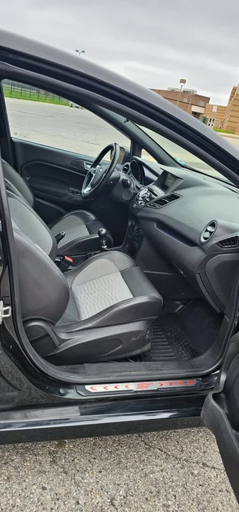2014 Ford Fiesta - Image 9 of 17