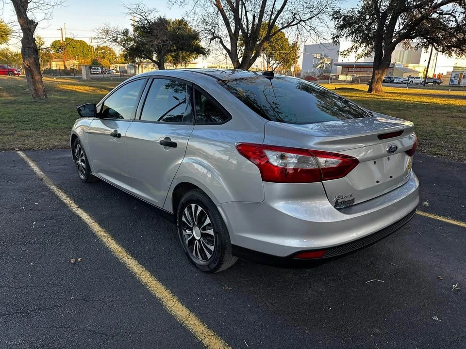 2014 Ford Focus 3rd Gen - Image 9 of 12