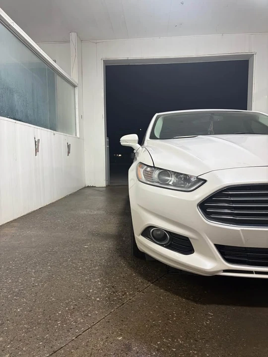 2014 Ford Fusion 2nd Gen - Image 2 of 11