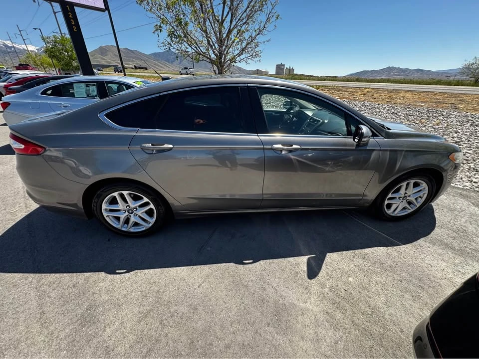 2014 Ford Fusion 2nd Gen - Image 4 of 7