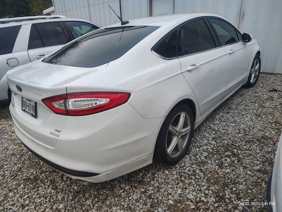 2014 Ford Fusion 2nd Gen - Image 2 of 2
