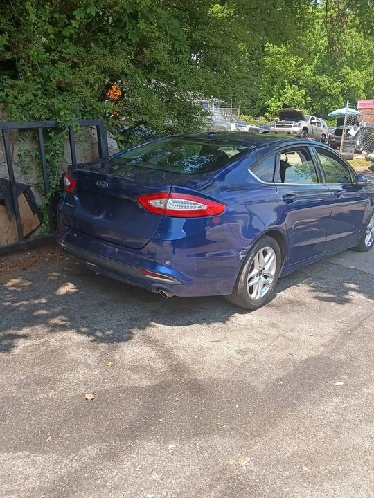 2014 Ford Fusion 2nd Gen - Image 3 of 10