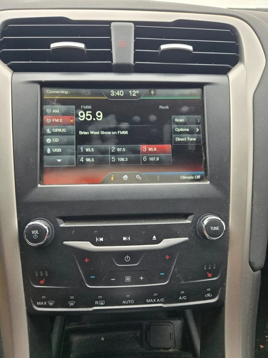 2014 Ford Fusion 2nd Gen - Image 10 of 14