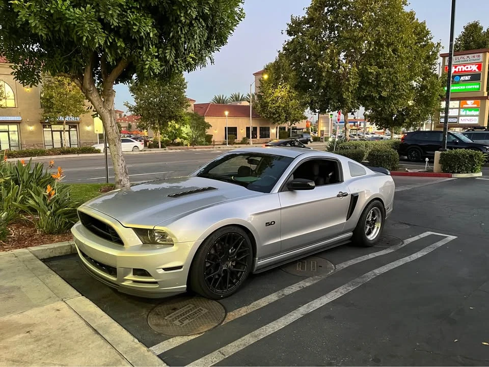 2014 Ford GT 2nd Gen - Image 2 of 3