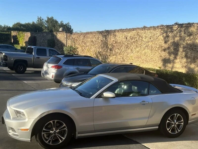 2014 Ford S197 Mustang - Image 2 of 3